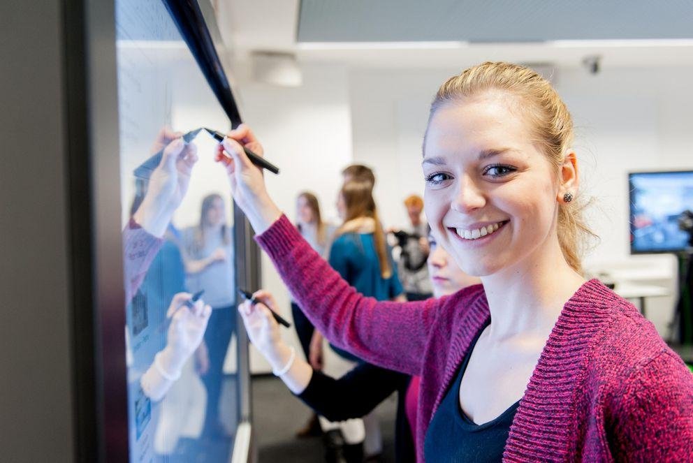 Studentin im Zentrum für Medien und Kommunikation der Universität Passau