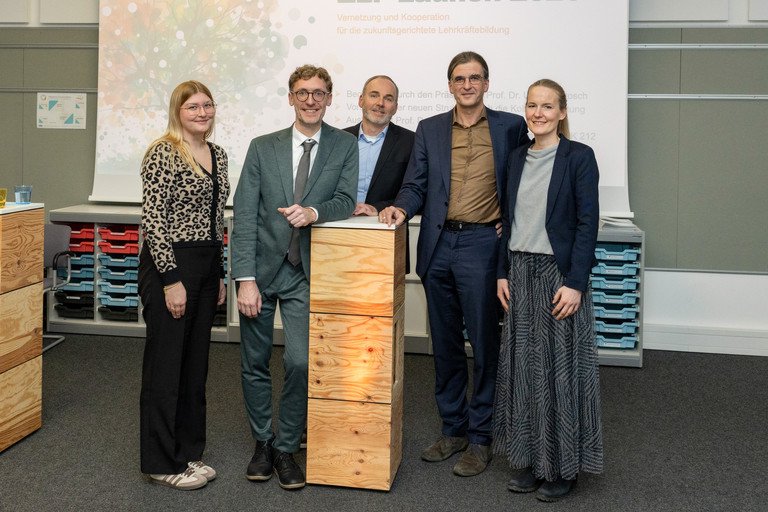 die fnf Vorstandmitglieder 2026