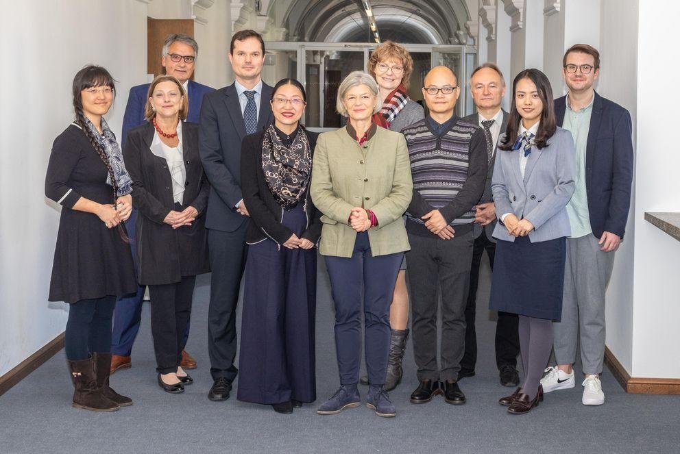 Gruppenfoto der Teilnehmerinnen und Teilnehmer der Veranstaltung