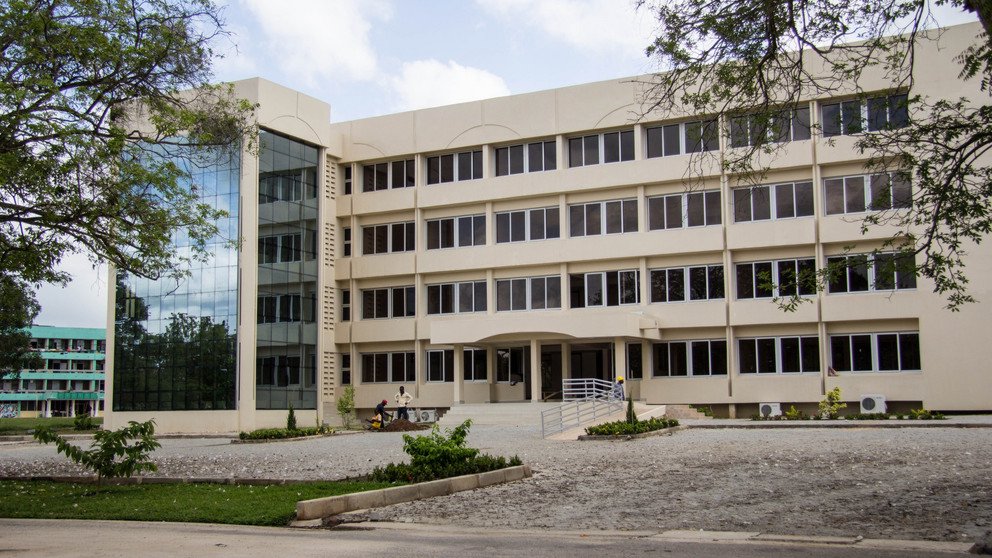 https://commons.wikimedia.org/wiki/File:University_of_Education,_Winneba_(UEW)_North_Campus.jpg