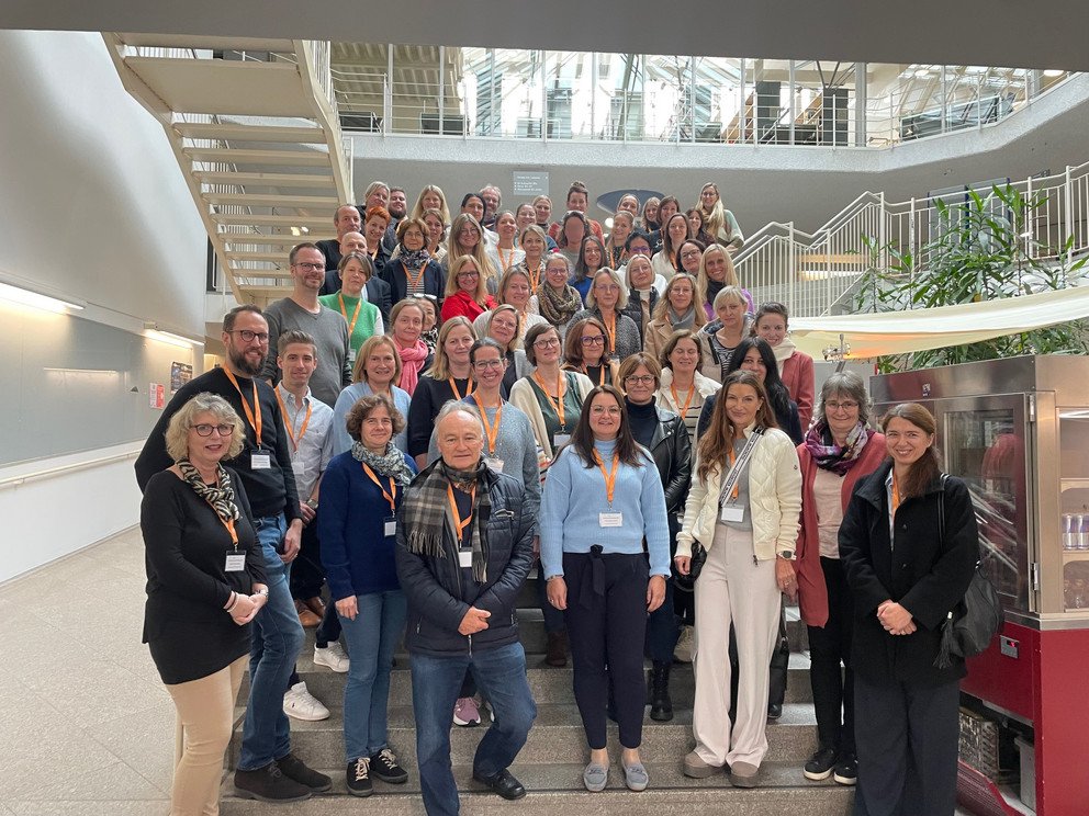 Mehr als 50 Grund- und Mittelschullehrkräfte aus ganz Niederbayern nahmen am Praktikumslehrkräftetag an der Universität Passau teil. Foto: Emilie Volkers, Universität Passau