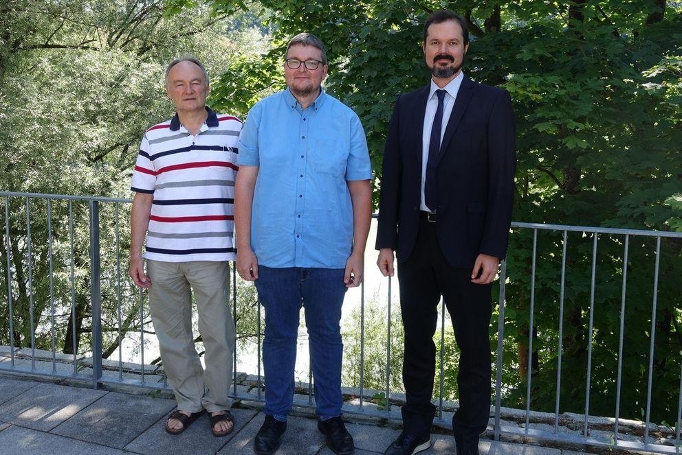 Dr. Hans-Stefan Fuchs, Florian Stelzer und Dr. Matthias Brandl, Professor für Didaktik der Mathematik und Vorstandsvorsitzender des ZLF. Foto: Universität Passau 