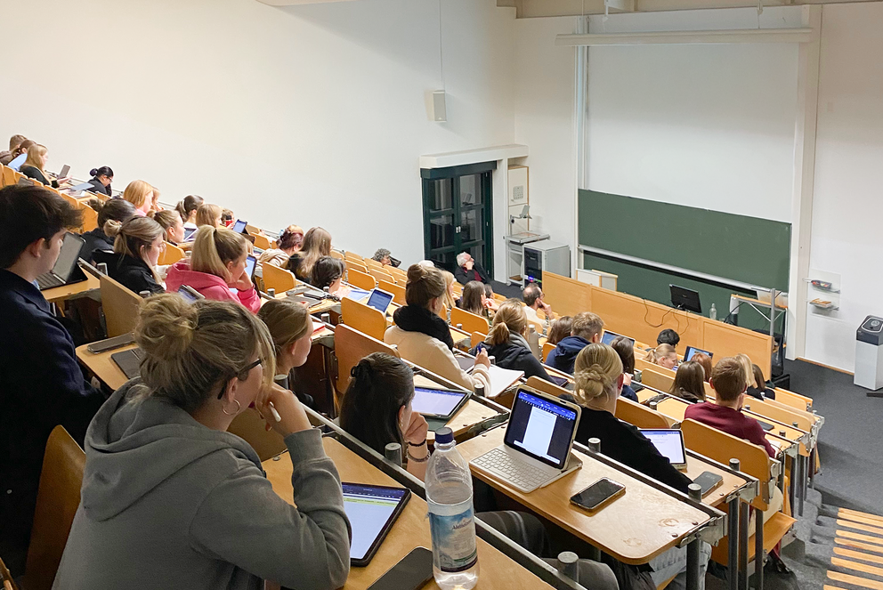 Hörsaal mit Studenten