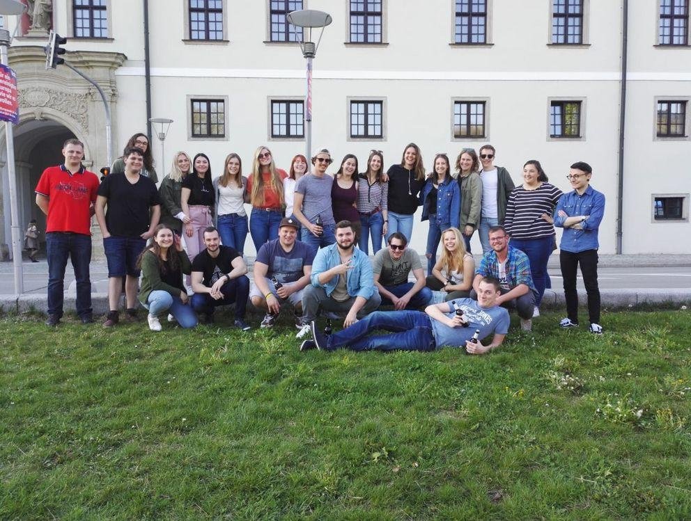 Teilnehmende der Stadtrallye der StuVeLA (Orientierungswoche im Sommersemester 2019)