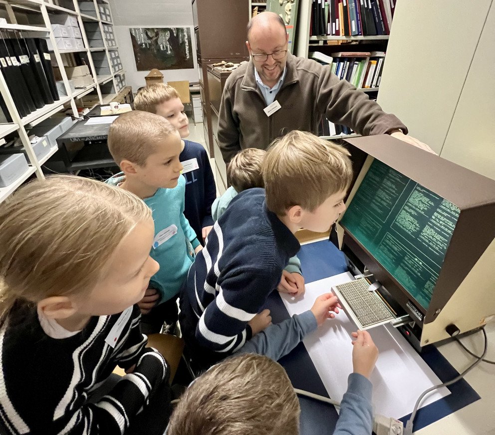 [Translate to Englisch:] Spurensuche im Uniarchiv