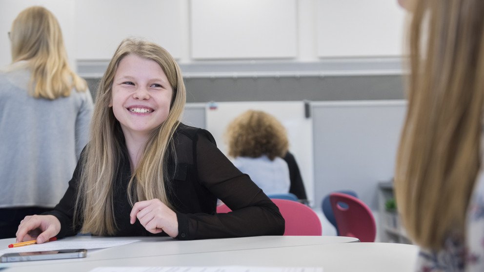 M&auml;dchen am Lachen