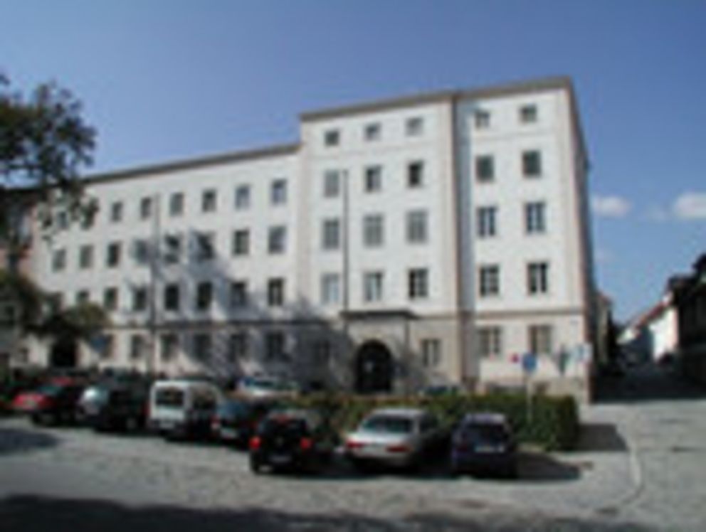 Institutsgebäude mit dem Praktikumsamt für Grund- und Mittelschulen (IG 403) und der Praktikumswerkstatt (IG 204)